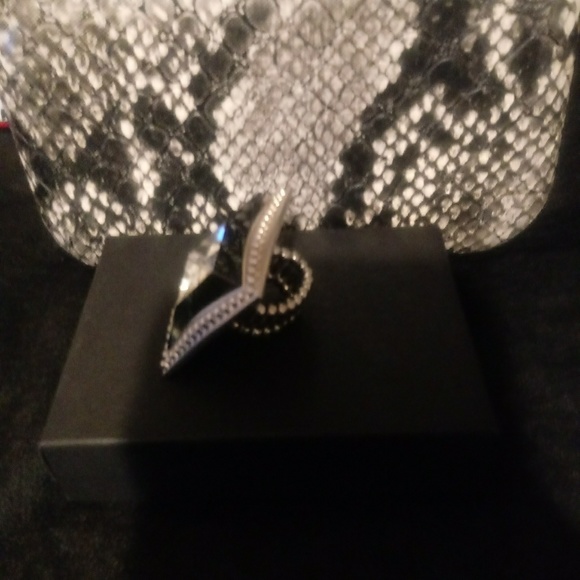 Ladies ring - Picture 3 of 3